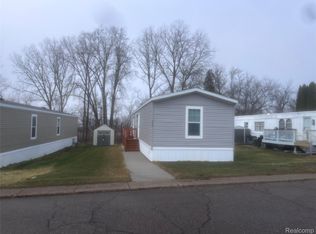 344 Boyne St, New Hudson, MI 48165