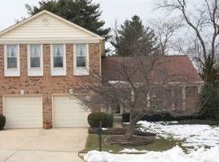 2122 Silentree Dr, Vienna, VA 22182