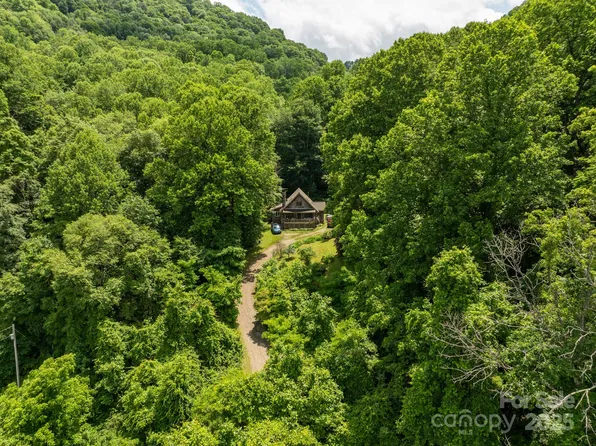 687 Willow Creek Rd, Leicester, NC 28748