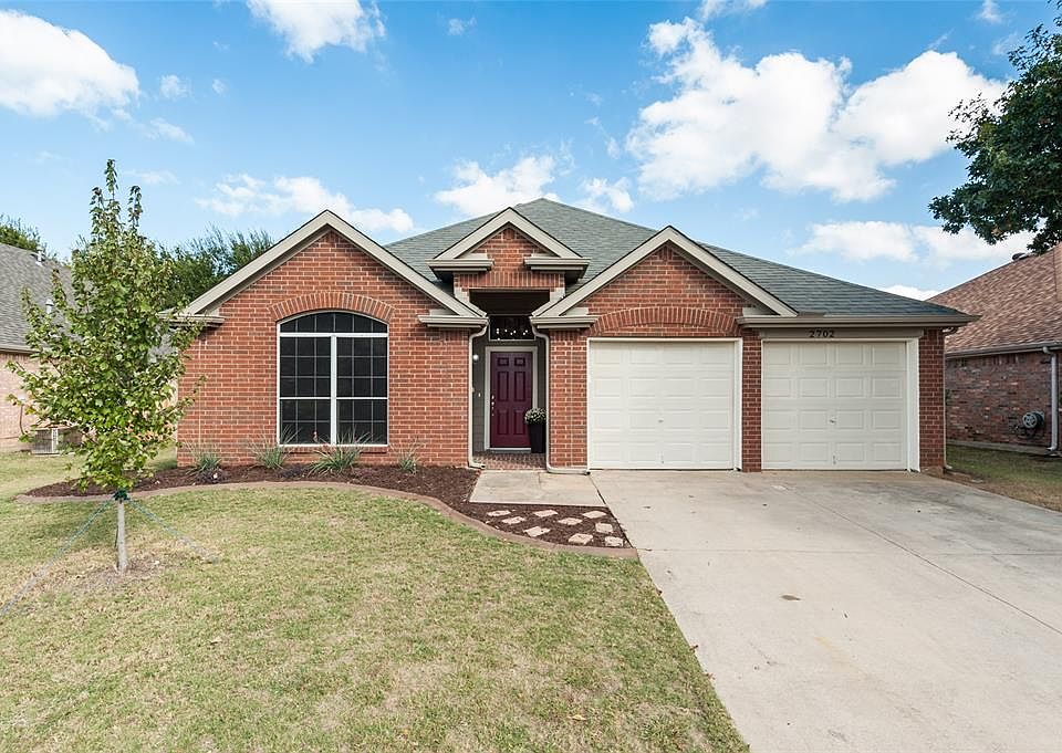 1st image of 2702 Wandering Oak Dr