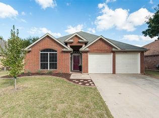 2702 Wandering Oak Dr, Corinth, TX 76208