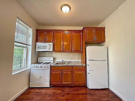 2nd image of 8648 125th St APT 2