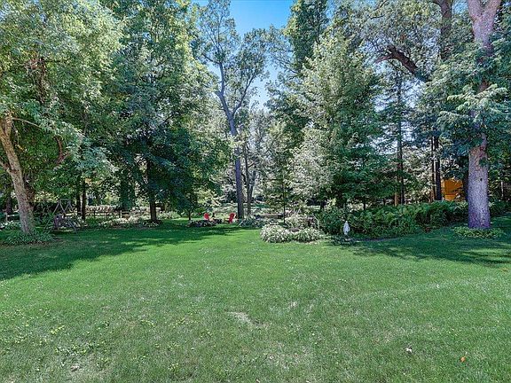 3rd image of 4961 Black Oak Dr