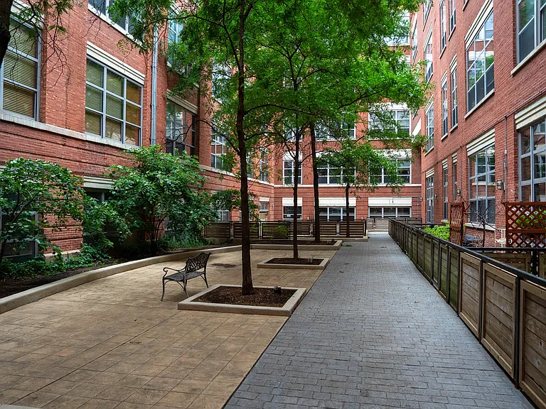 1735 N Paulina St #318 — Photo 36