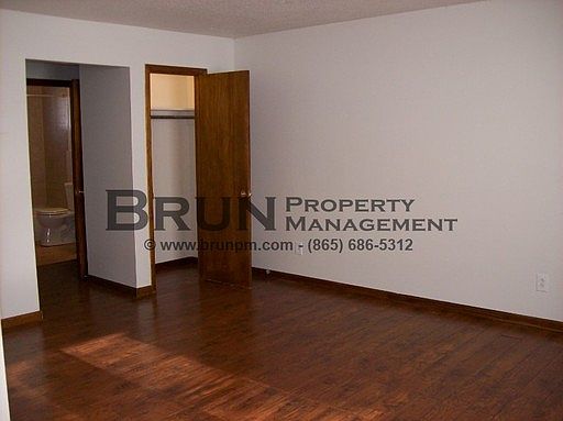 4th image of 2716 Holbrook Dr APT 1B