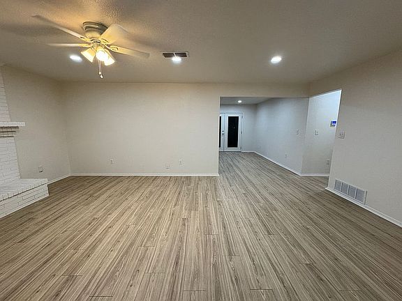 2nd image of 109 Bluebonnet Trl