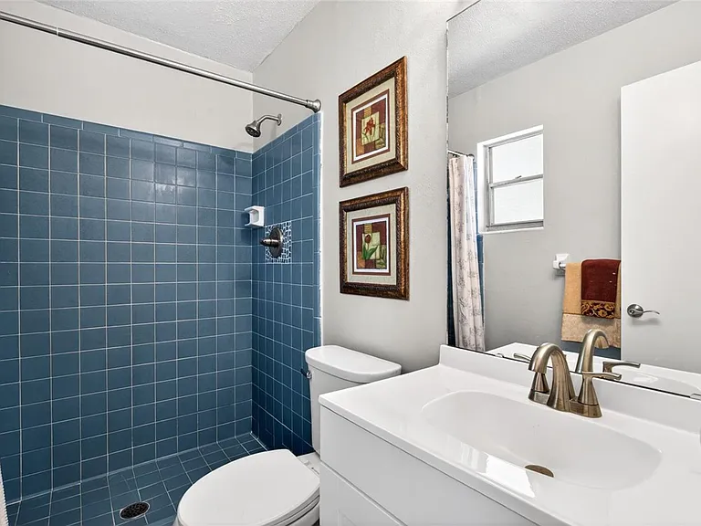 3907 NW 21st St — Photo 18