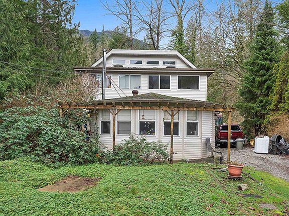 3rd image of 43739 Loch Rd