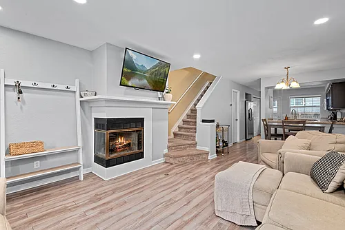 1930 Newland Ct Photo 1