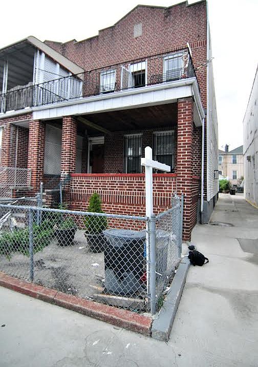 2nd image of 64 Louisa St