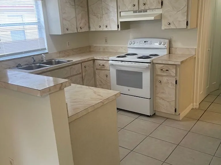 1515 Oleander Ave — Photo 11
