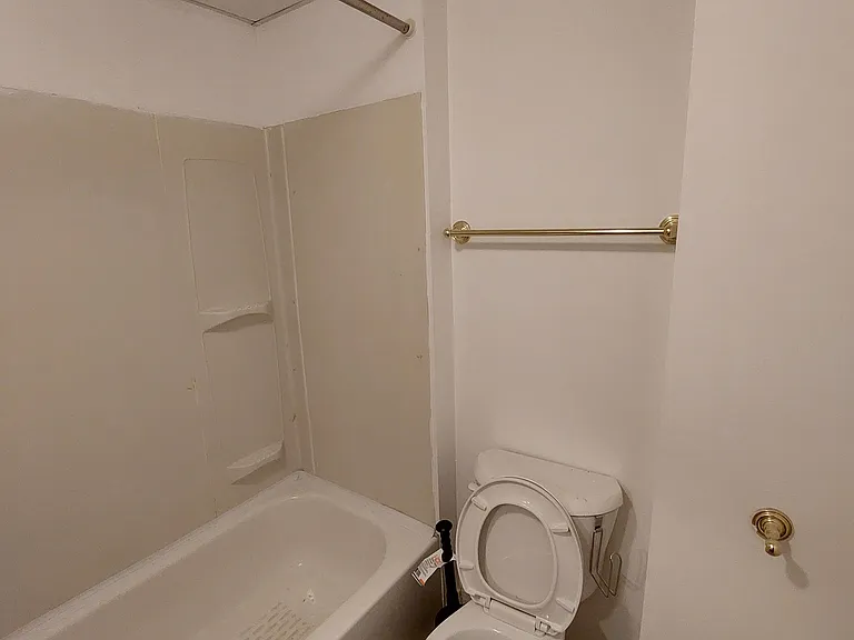 266 Pine St — Photo 8