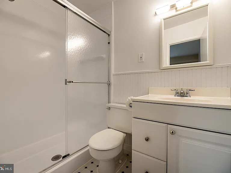 10648 Montrose Ave #102 — Photo 11