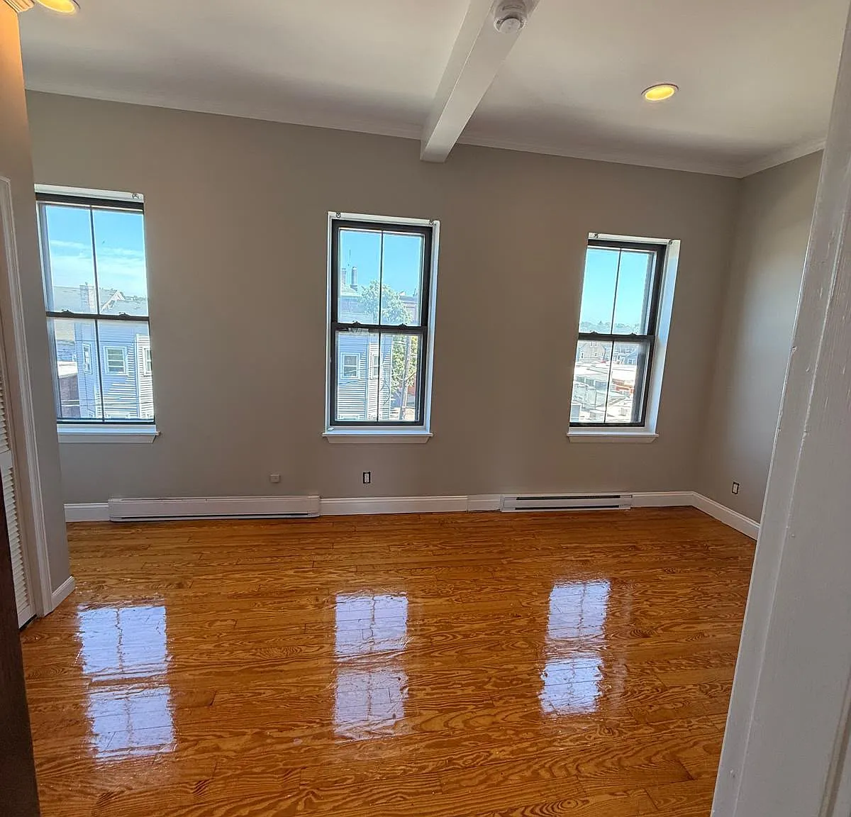 1 bed, 1.0 bath, $2,200 — Photo 2
