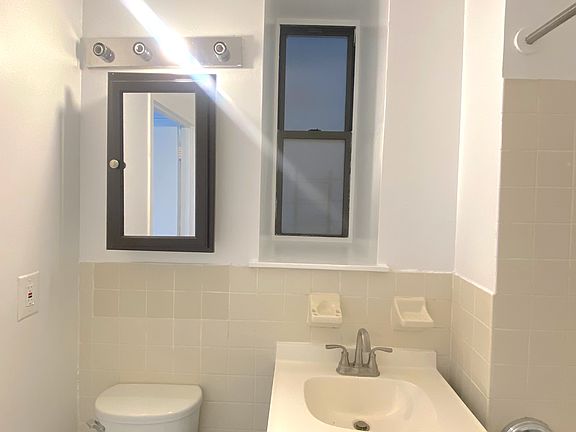 5th image of 221 E 111th St APT 2B