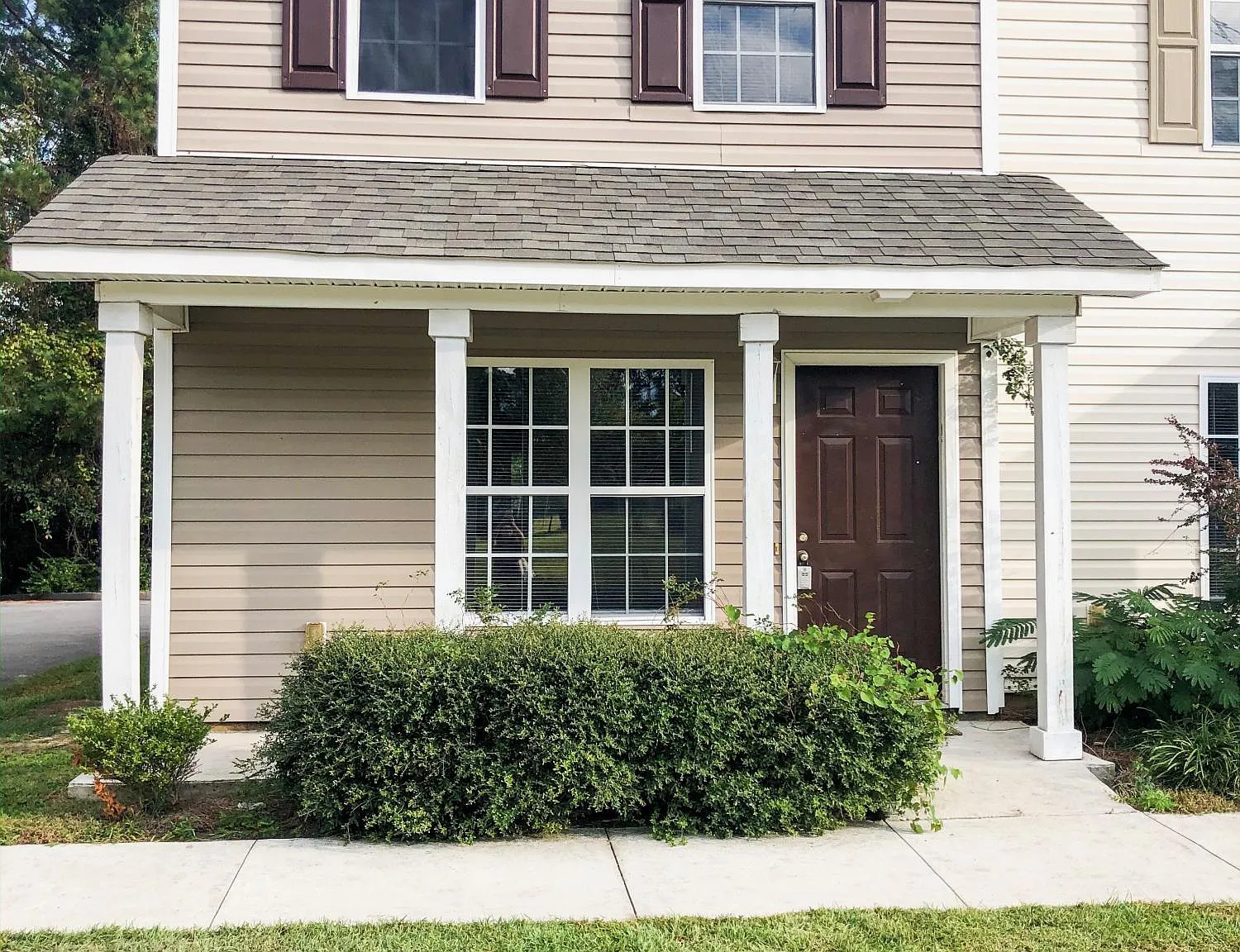 2 bed, 2.5 bath, $1,100 — Photo 1