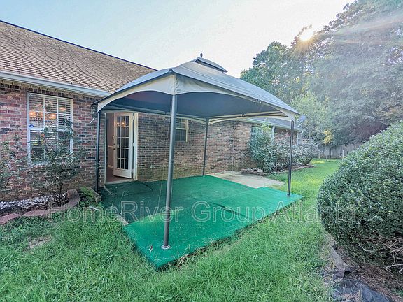 3rd image of 235 Cannon Dr