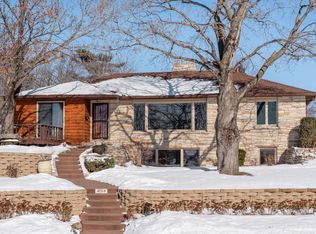 4134 Shoreline Dr, Robbinsdale, MN 55422
