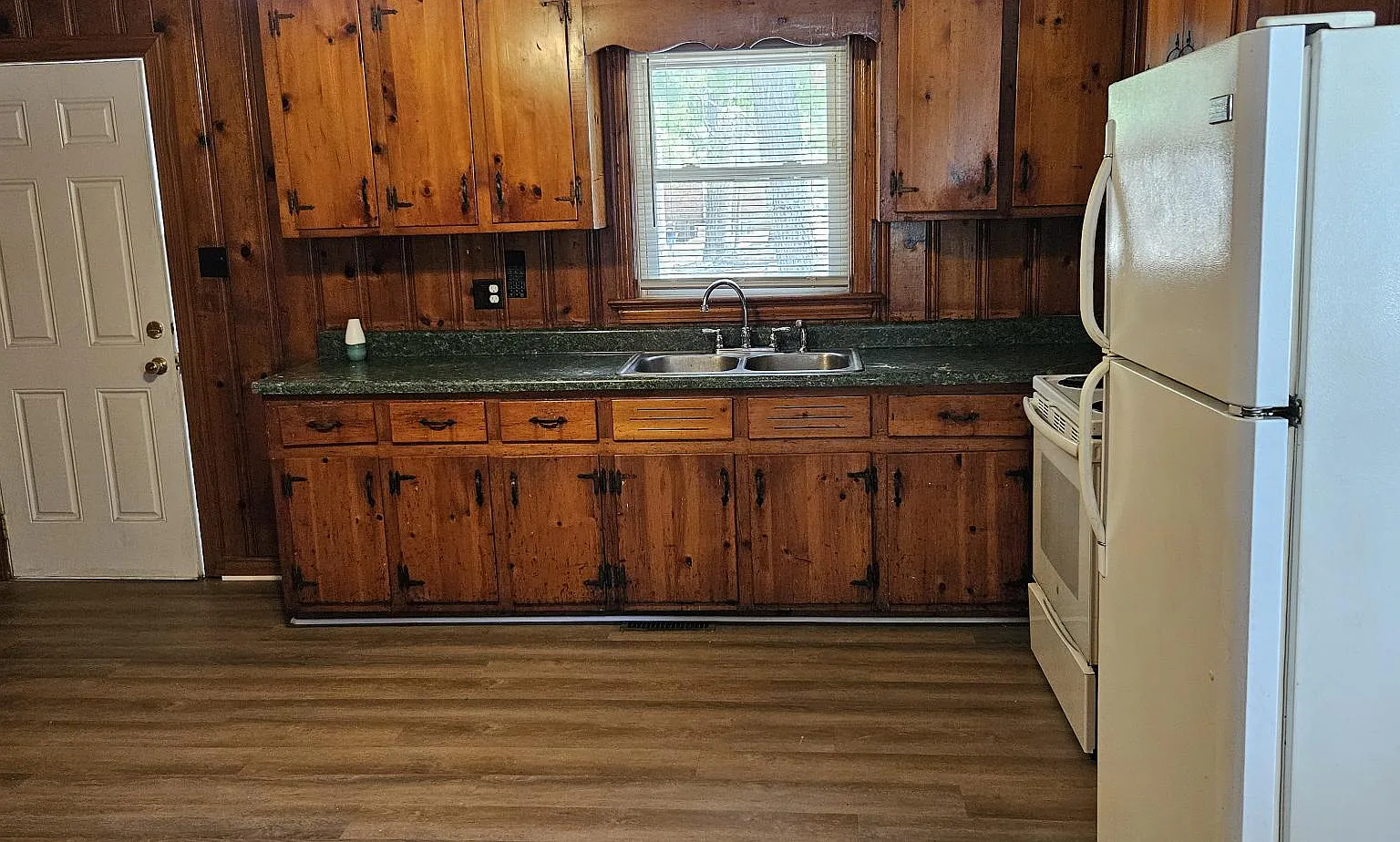 3 bed, 1.5 bath, 1473 sqft, $1,200 — Photo 4