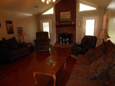 4th image of 107 Kimberly Ln