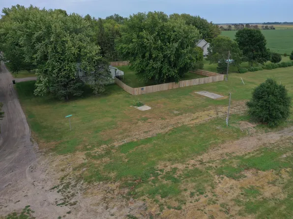 1 N Renstrom St, Blomkest, MN 56216