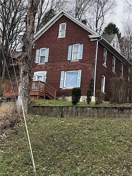 2nd image of 138 Railroad St