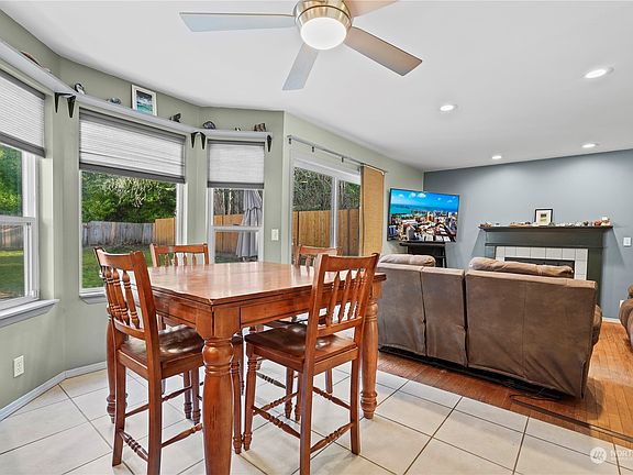 4th image of 3840 Harbel Drive NE