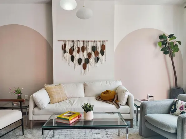 2437 Carpenter St, Philadelphia, PA 19146