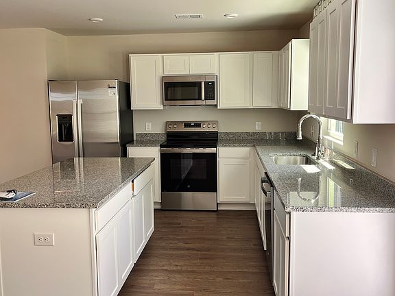 5th image of 1017 Sharron Creek Dr