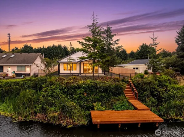 205 Canal Drive SE, Ocean Shores, WA 98569