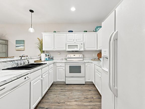 2nd image of 1058 Sea Mountain Hwy. #1-301