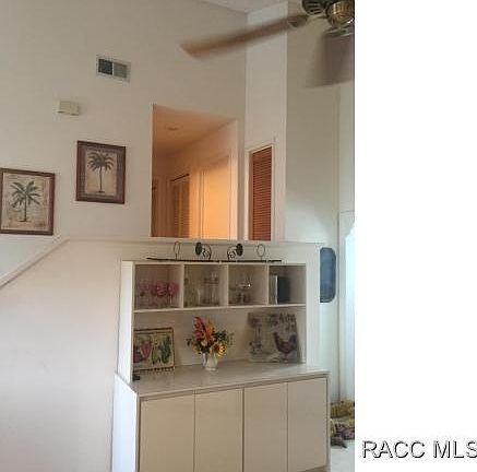 stairway to bedrooms
