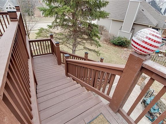 3rd image of 3303 E Devonshire Dr