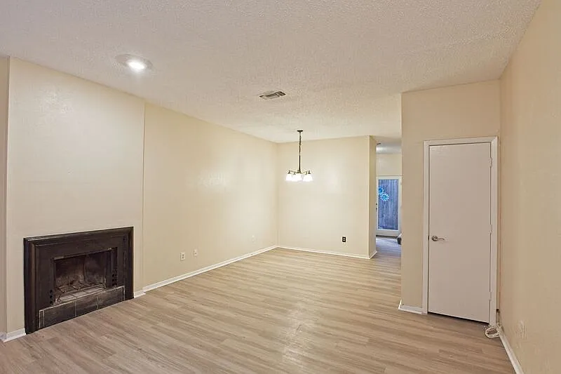 2 bed, 1.5 bath, 948 sqft, $1,500 — Photo 4