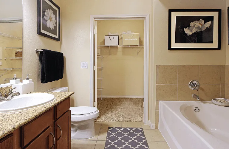 The Voss Apartments — Photo 6