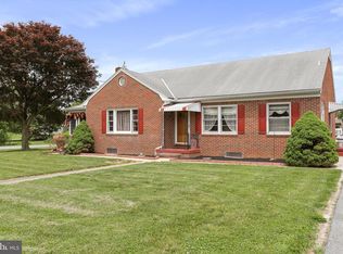 17602 Cedar Lawn Dr, Hagerstown, MD 21740