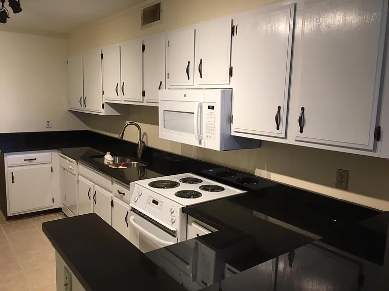 107 S Front St #27 — Photo 2