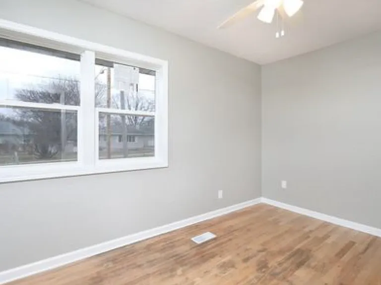 212 Thornton Ave — Photo 14