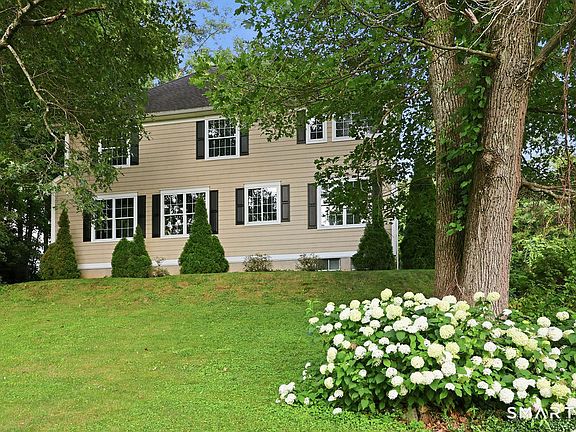 5th image of 25 Grant Dr