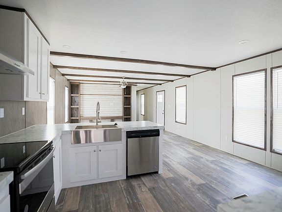 3rd image of 218 Islero Dr