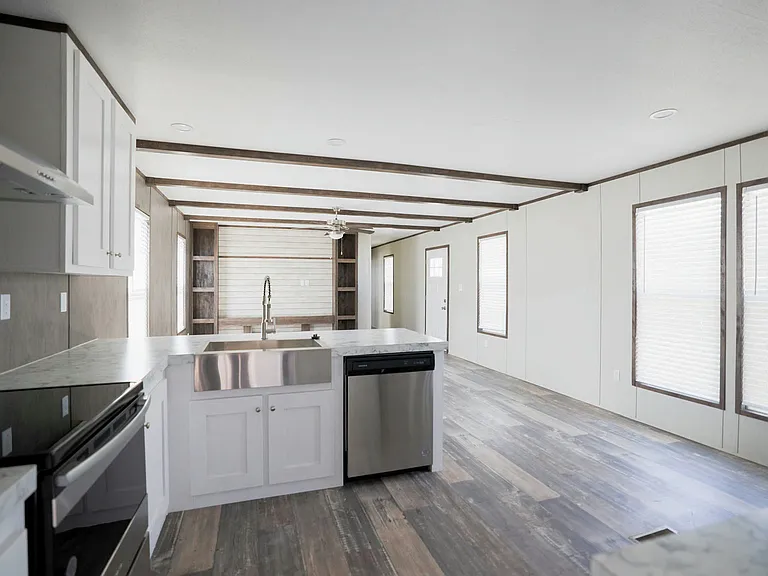 218 Islero Dr — Photo 3