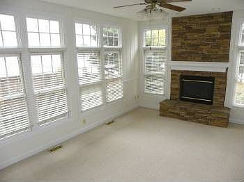 2nd image of 6601 Schurtz St