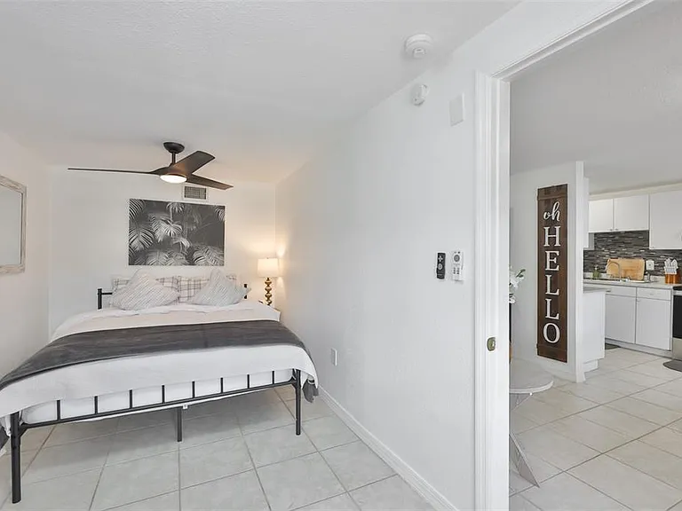 2575 S Himes Ave #A — Photo 15