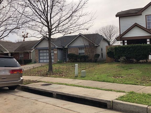 2nd image of 3037 Saint Nicholas Dr