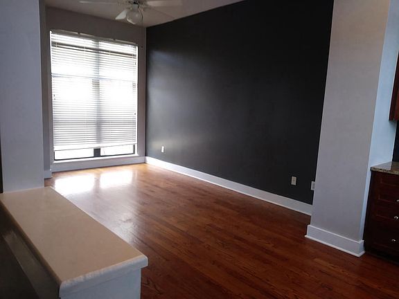 Living room (2nd level)