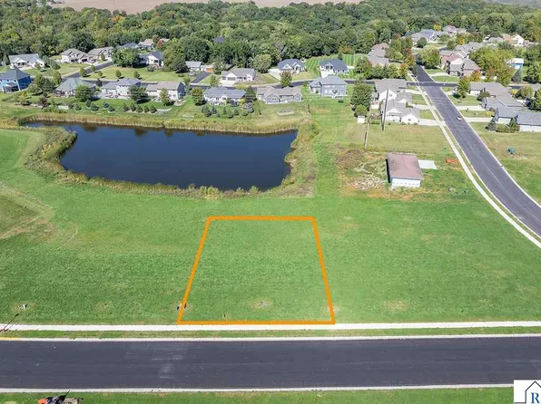 14 N Pointe Ct, Mankato, MN 56003