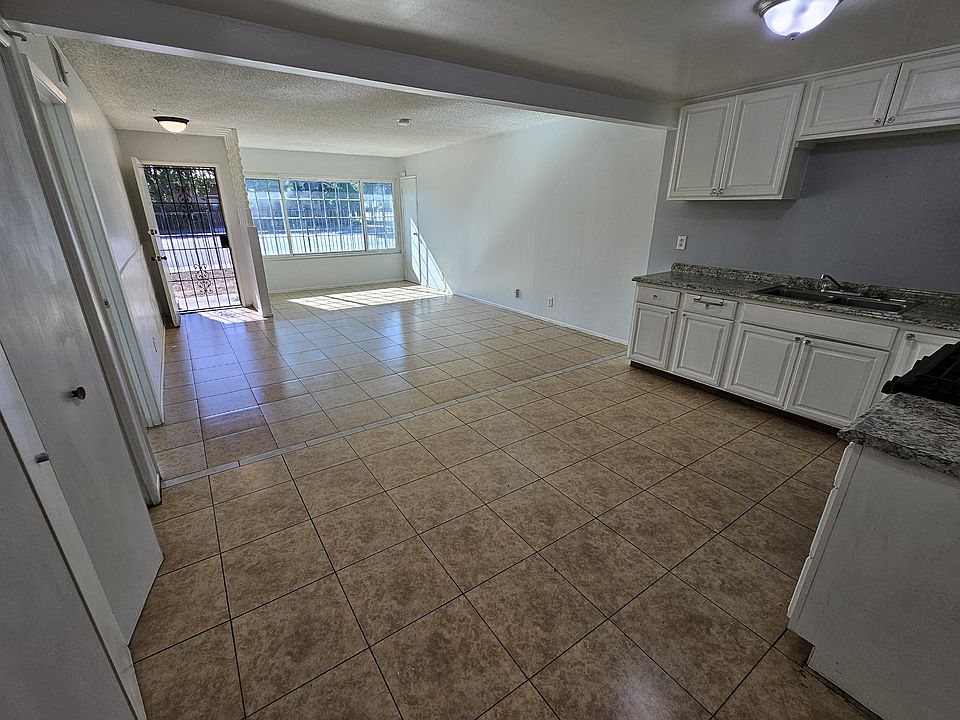 Kitchen and Living room viewing Outward
