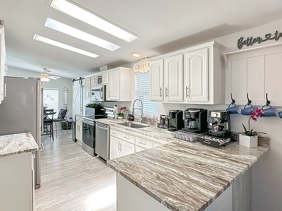 5th image of 913 Lietzke Ln #2896