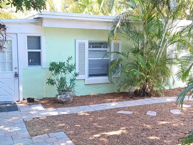 3809 Periwinkle Ln — Photo 2