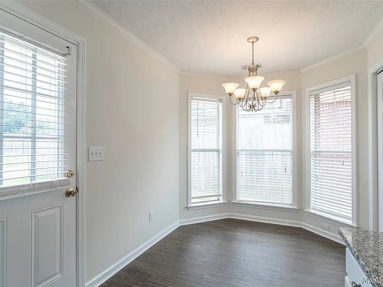1161 Stafford Dr — Photo 13